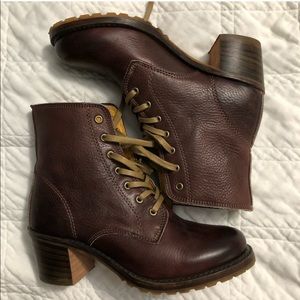 Frye Sabrina 6G Lace Up Boot